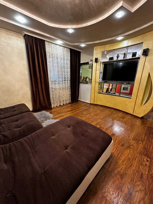 3к квартира на Південно-Заході з меблями і технікою!Гарний ТОРГ!