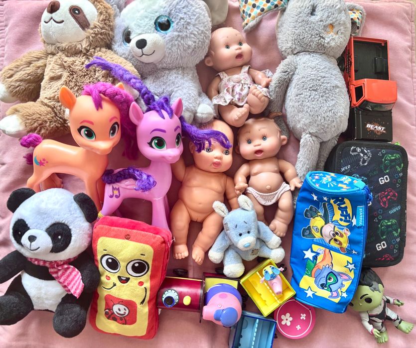 Oddam zabawki dla dziecka.