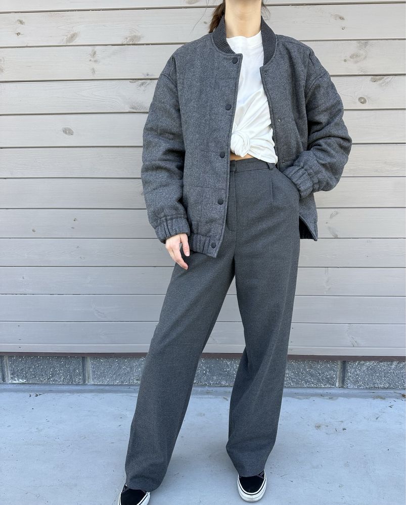 Куртка сіра  zara  must have