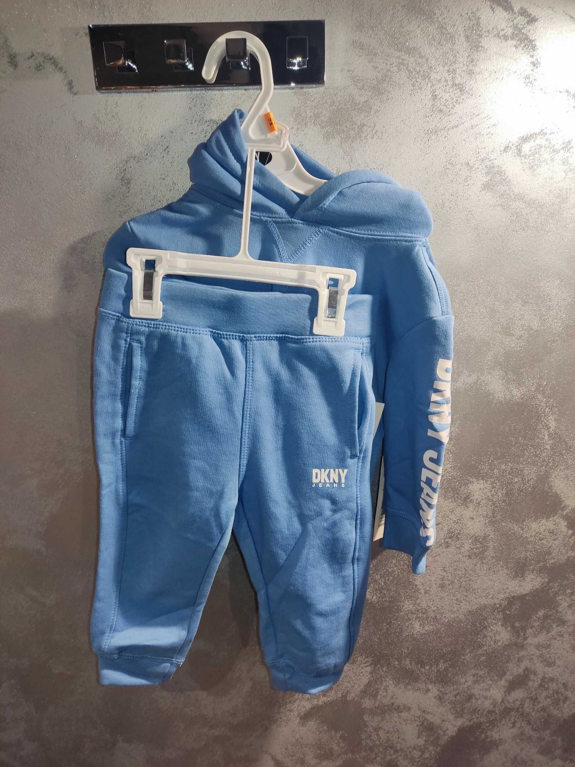 [NOWY] Dres dziecięcy z kapturem 12 miesięcy | 1 rok | DKNY Niebieski