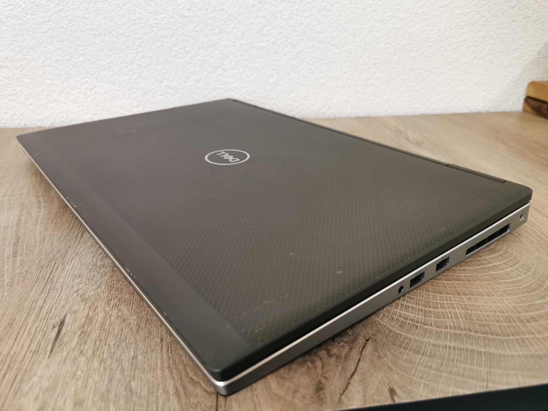 Dell precision 7740,Core I7 - 9750h, Ram 20gb, WX3200, SSD 512 gb
