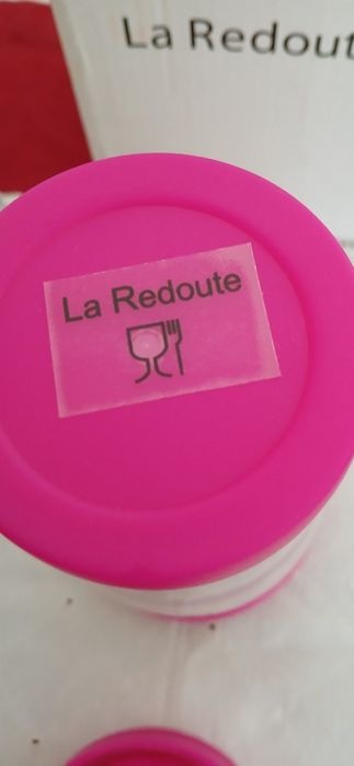 Copo de plástico com tampa, novo