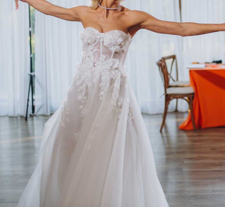 Suknia ślubna Madonna Susan jak Tom Sebastien gorset kwiaty 3d tren