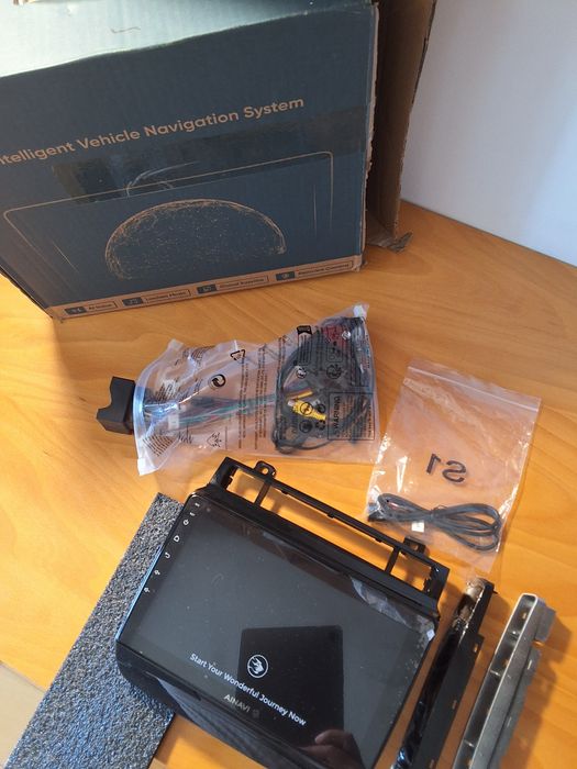 Rádio Android Carro AINAVI NOVO – GPS, Bluetooth, Wi-Fi + Câmara