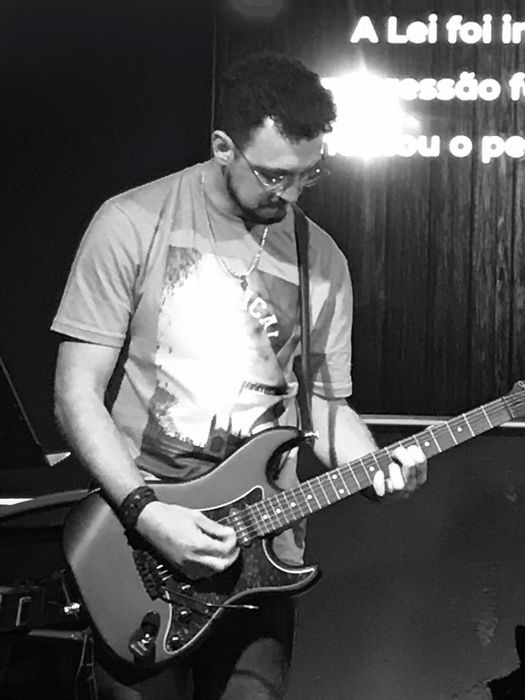 Aulas de guitarra Prof° Fernando Brisola