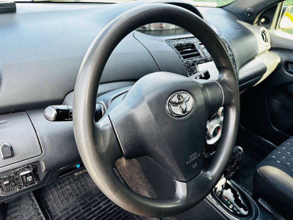 Продати Toyota Auris
