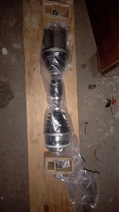 Піввісь мазда 6