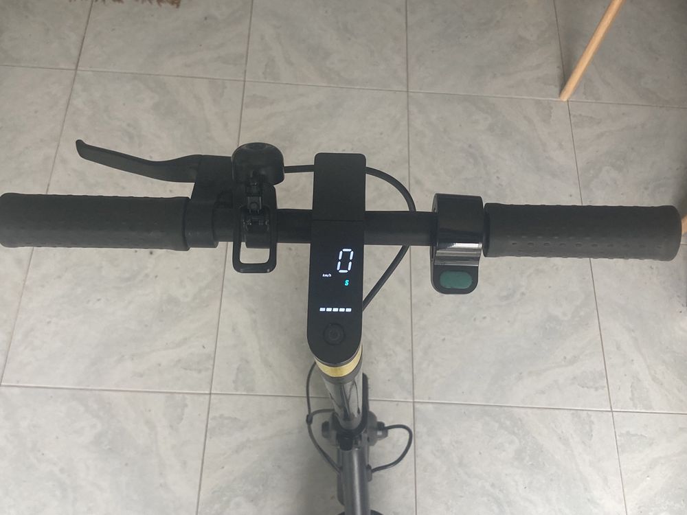 Trotinete Xiaomi Mi Eletric Scooter Mercedes AMG Petronas F1 Edition