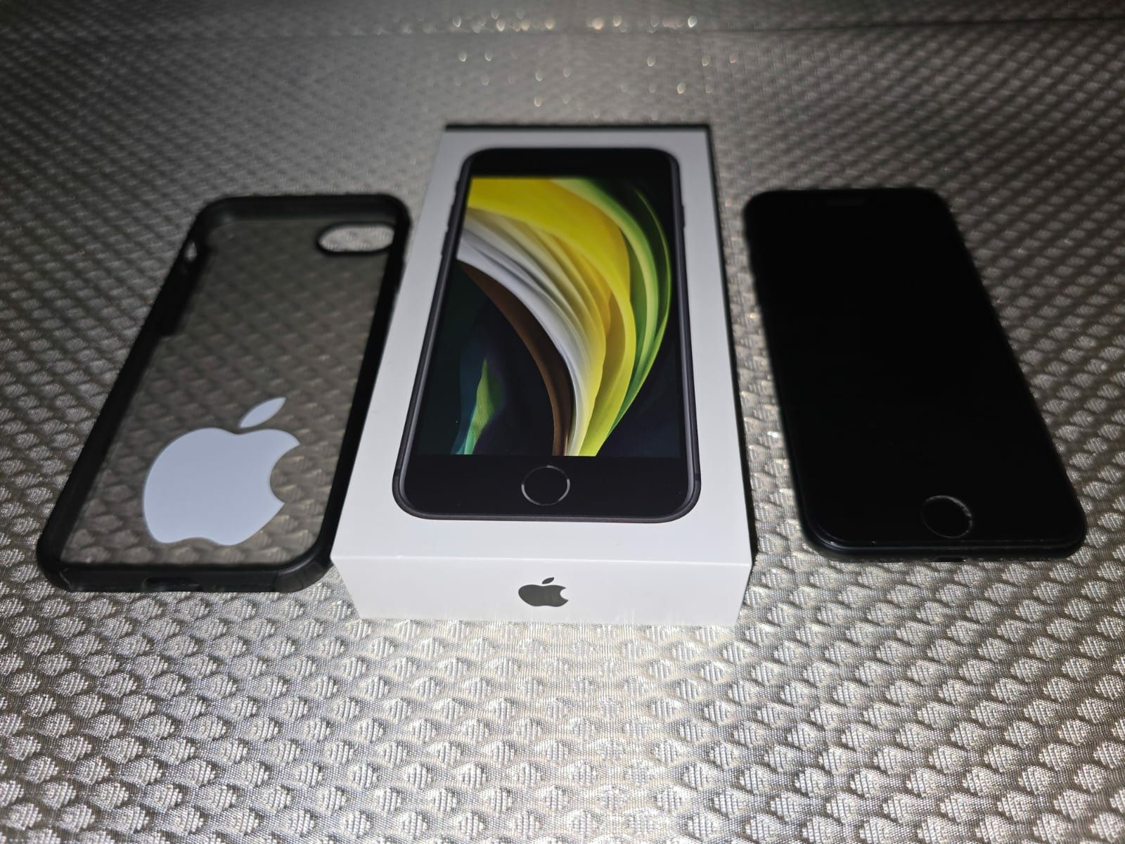 Iphone SE prawie jak nowy