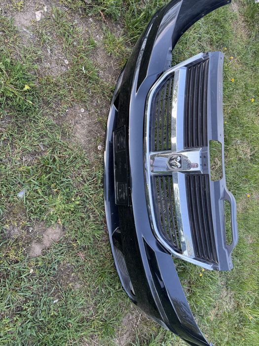 Zderzak przód  dodge joureny