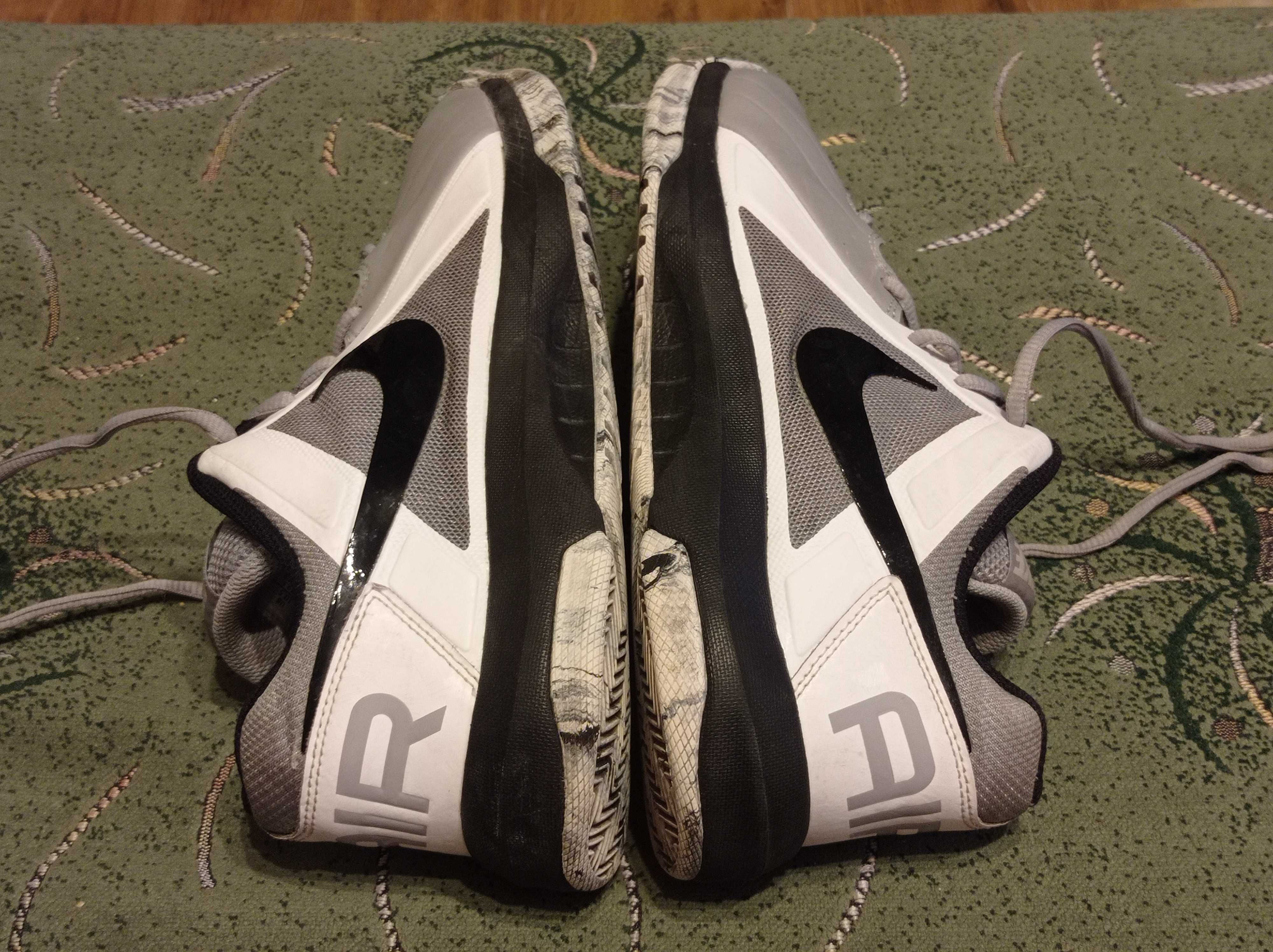 Кроссовки теннисные NIKE Air оригинал размер-44,5 стелька-28,5см