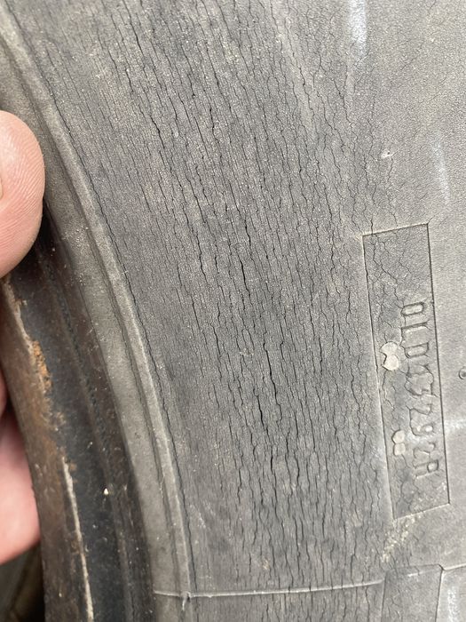 295/80 R 22,5 продам .