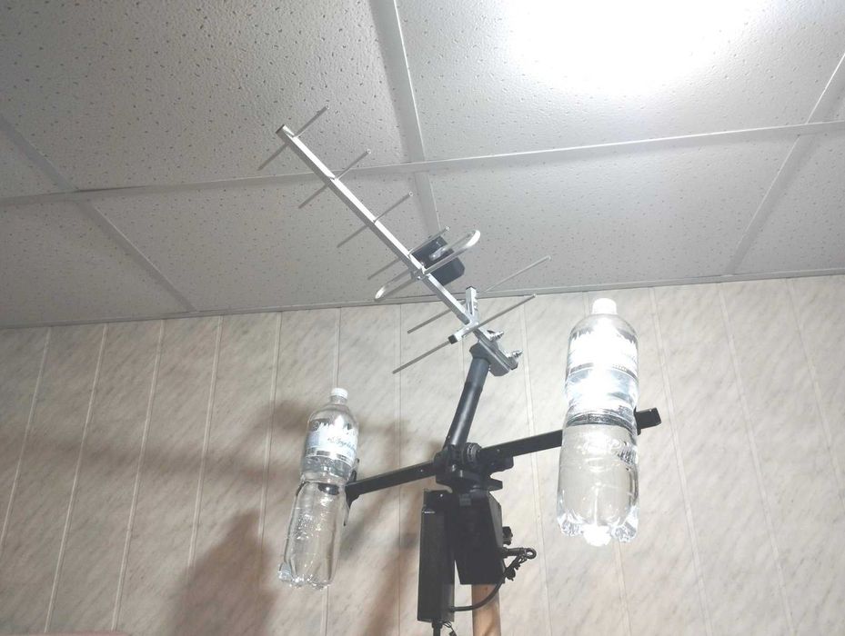 ВИДЕО поворотный механизм для антенны 2 осевой с камерой и монитором