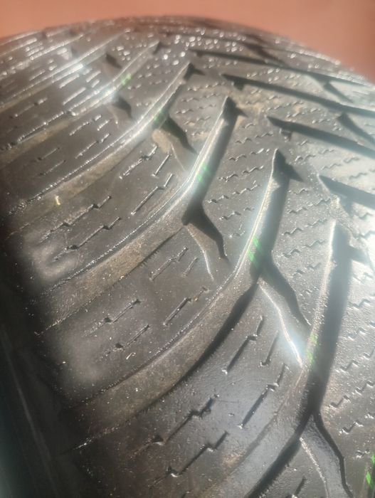 Обміняю дві покришки  Weatherproof M+S 215/60R16