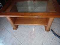 Mesa de centro madeira maciça e vidro