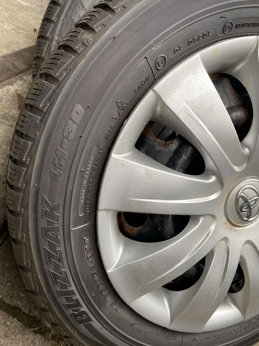 Koła zimowe Toyota Yaris III 5J15 ET39+175/65R15 Bridgestone+kołpaki