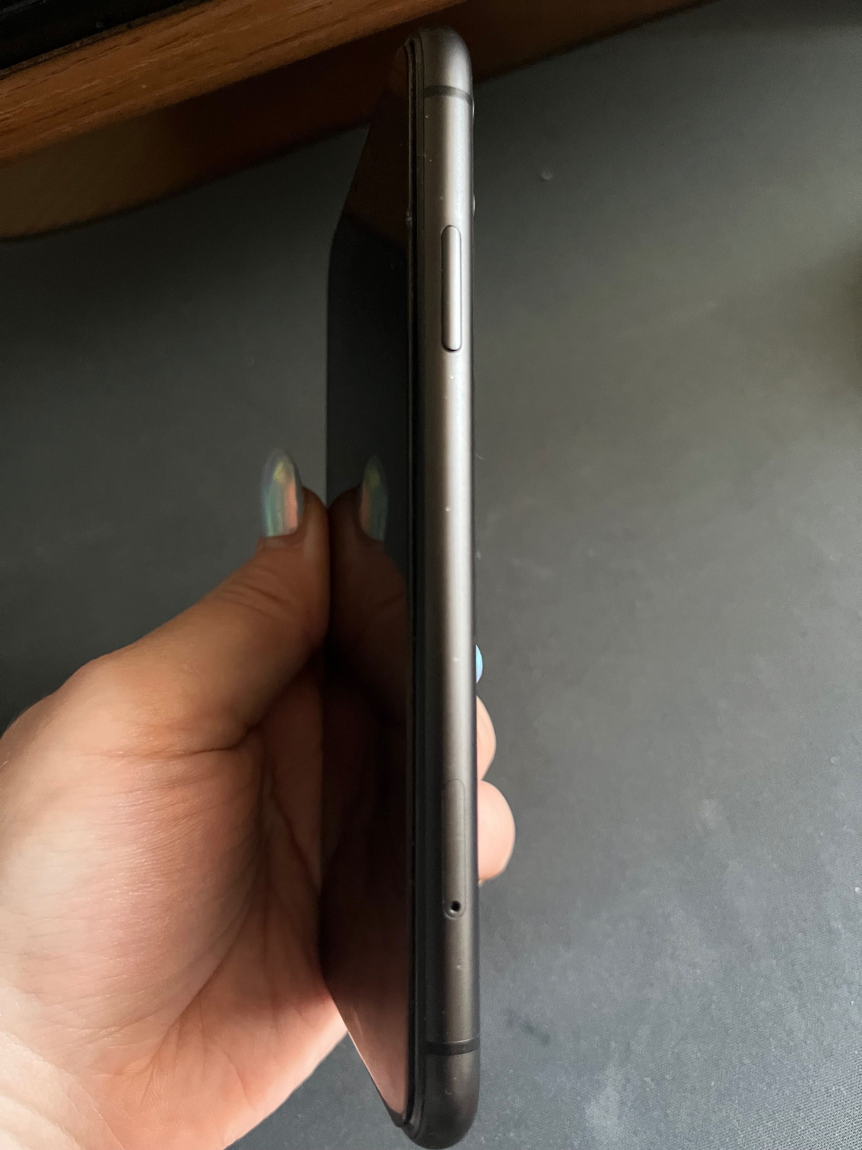 iPhone 11 у дуже гарному стані