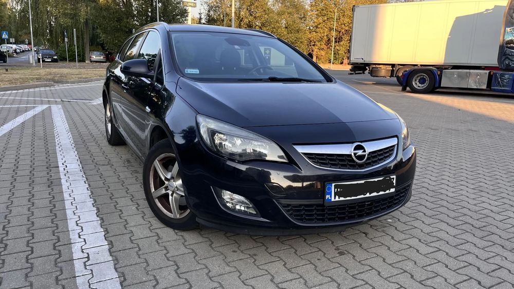 Opel Astra Opel Astra 1,6 Turbo benzyna automat 180 KM