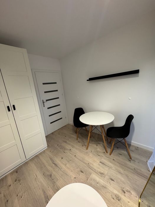 Pokój na Jeżycach z ogródkiem.