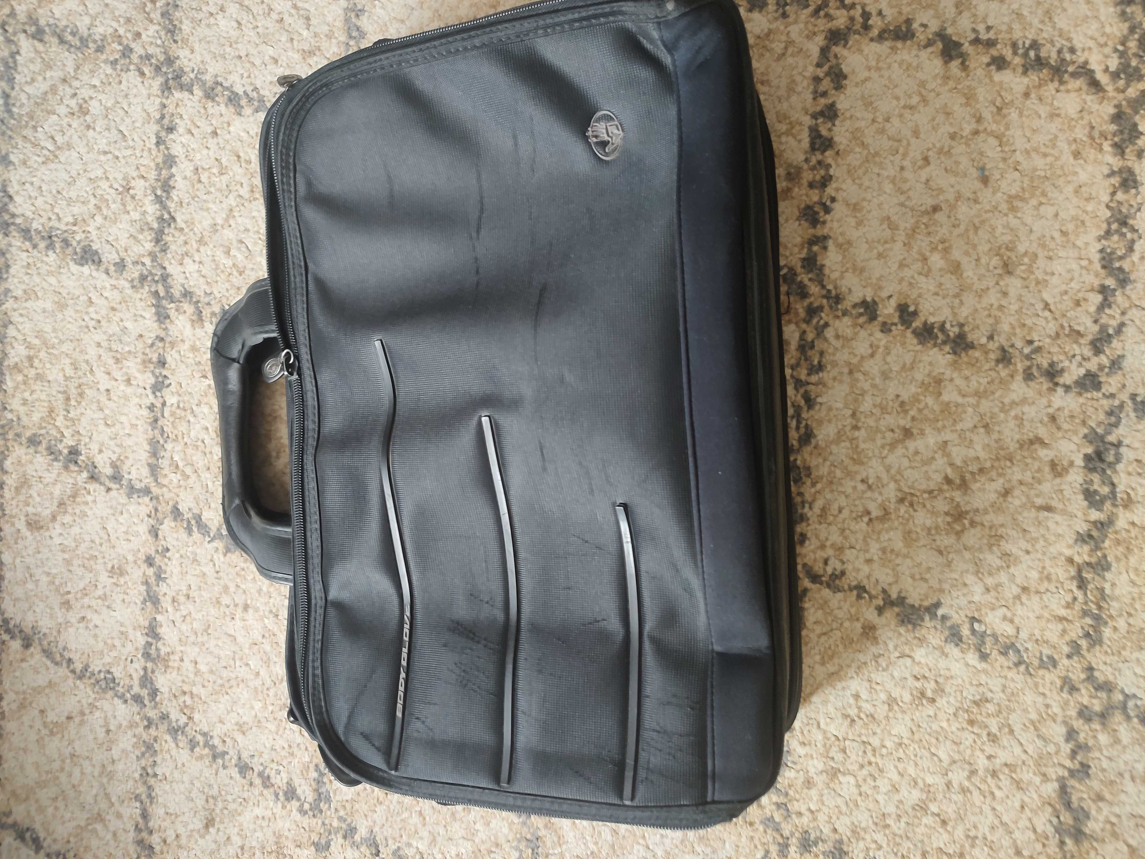 Torba na laptopa i dokumenty