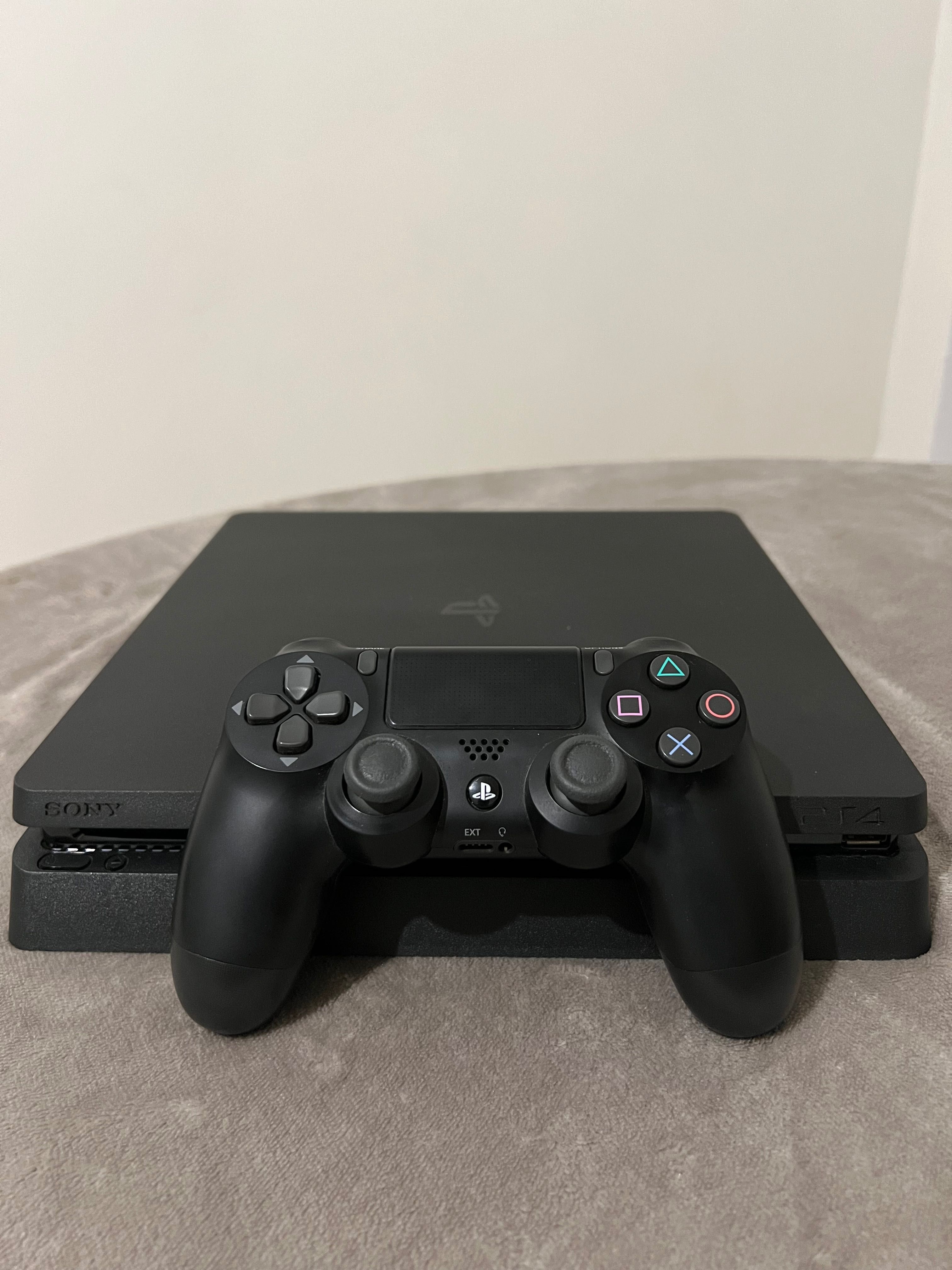 PlayStation 4 1Tb + FIFA 21