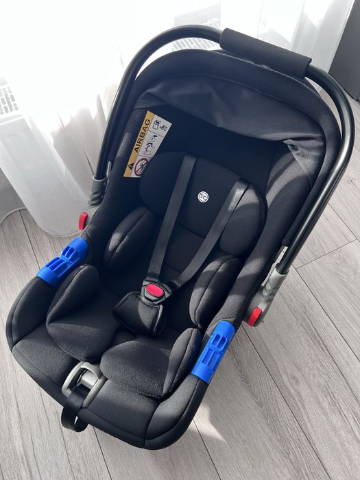 Дитяче автокрісло-переноска 0–13 кг в гарному стані