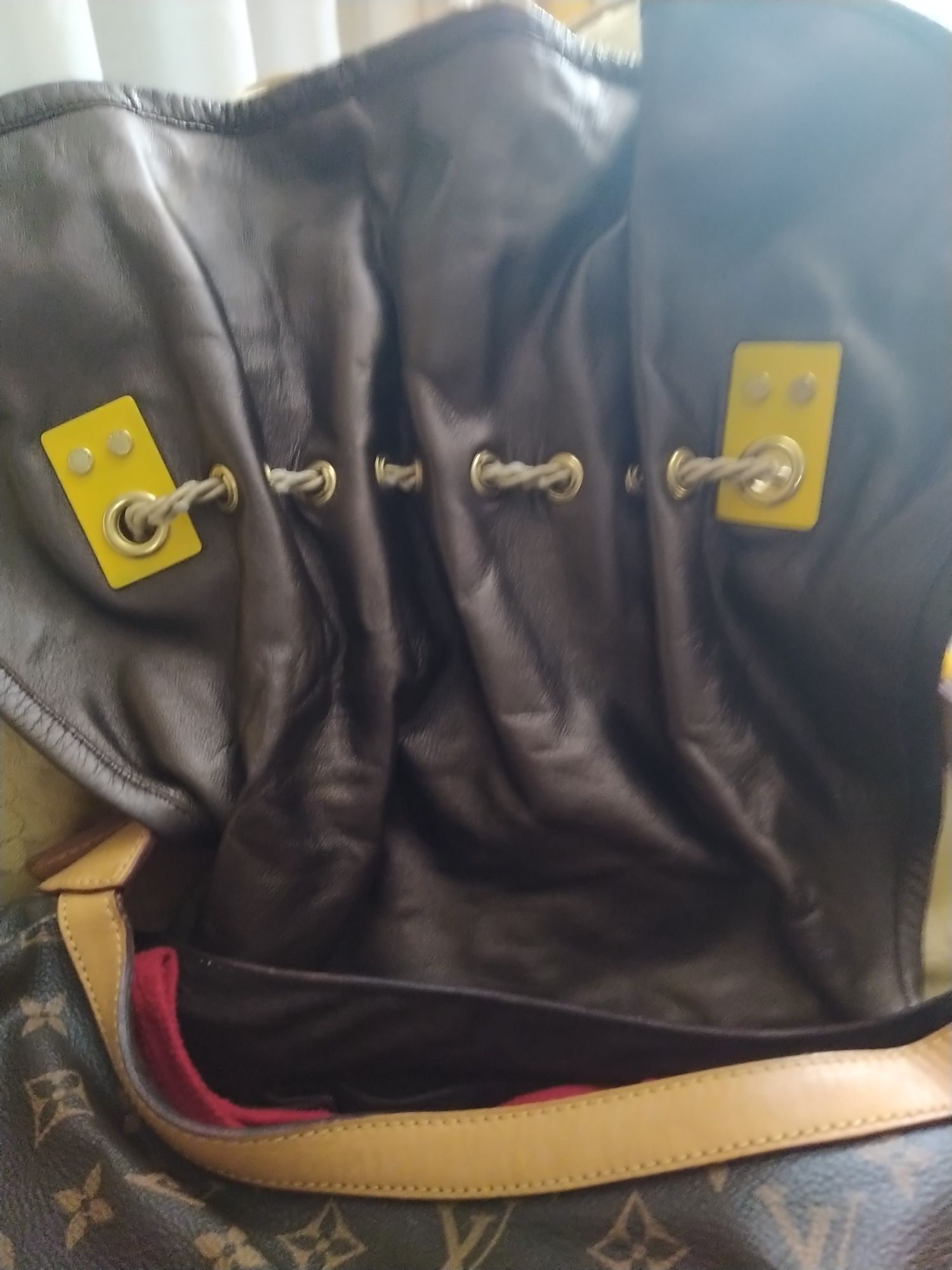 Modelo raro Louis Vuitton