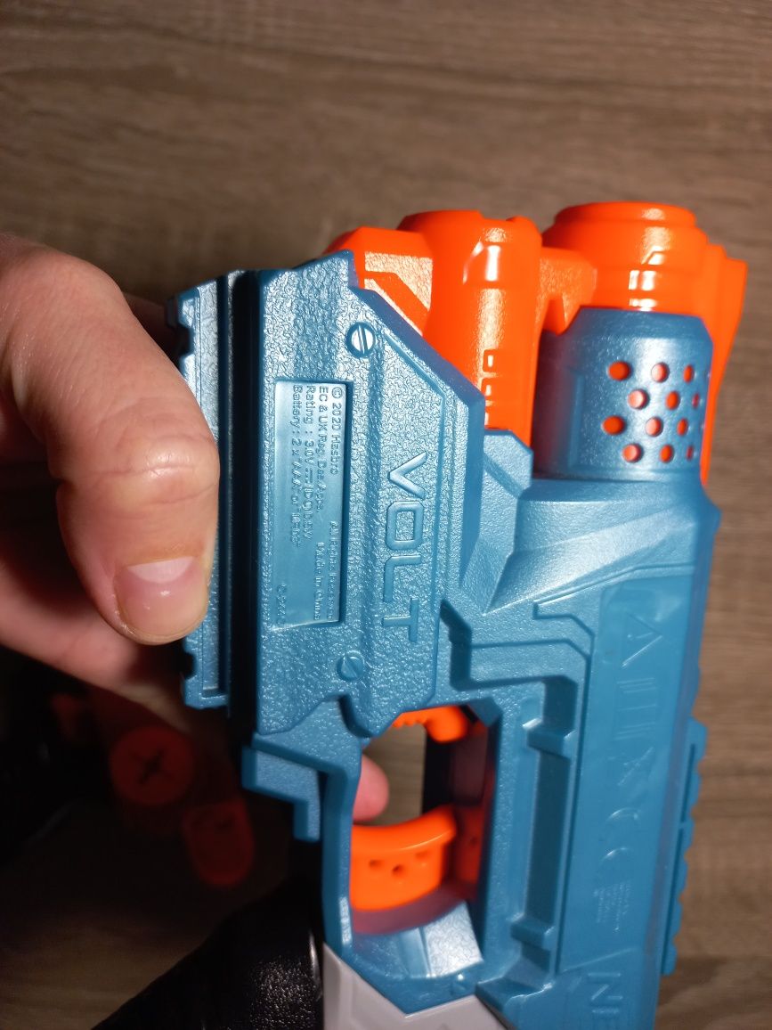 Nerf hasbro бластер з лазерним прицілом