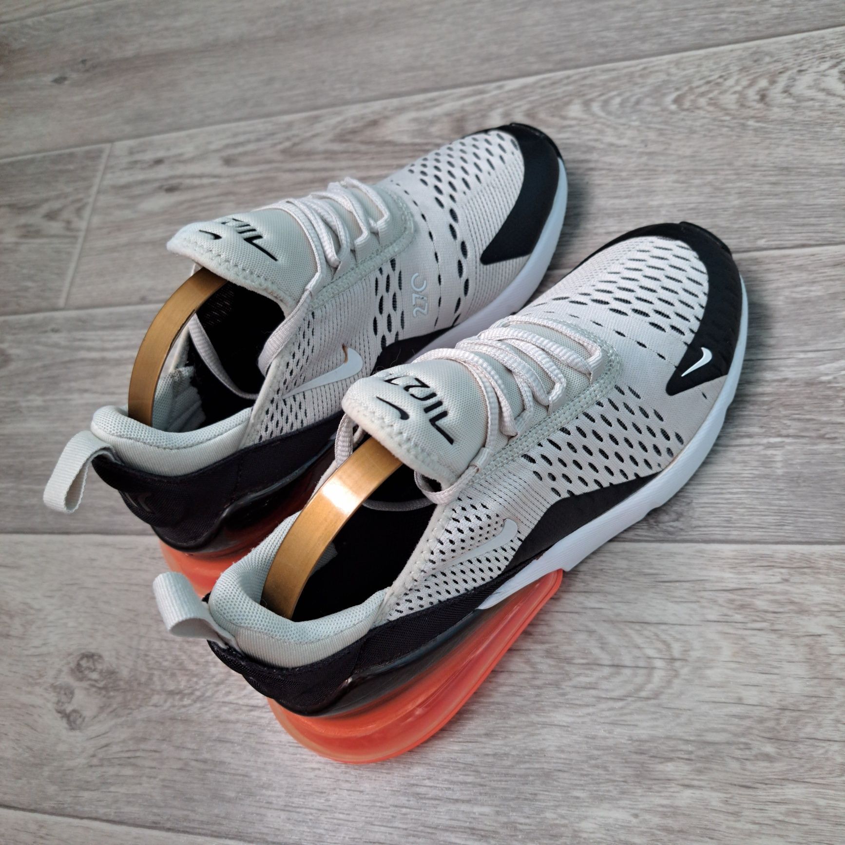 Кроссовки NIIKE AIR MAX 270 р.38 оригинал