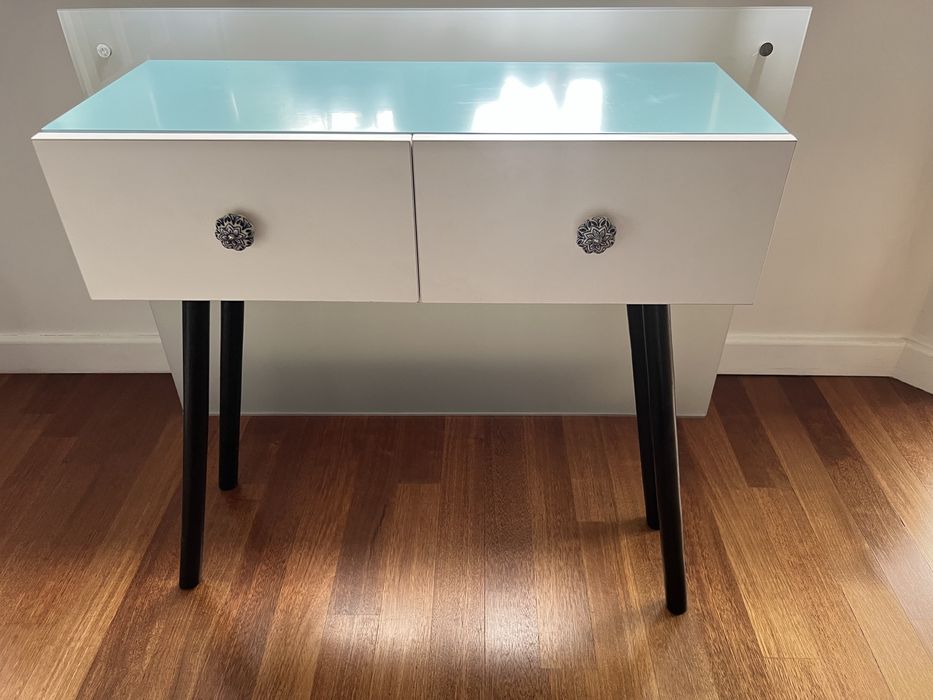 Komoda konsola szafka używana turkusowa biała szuflady