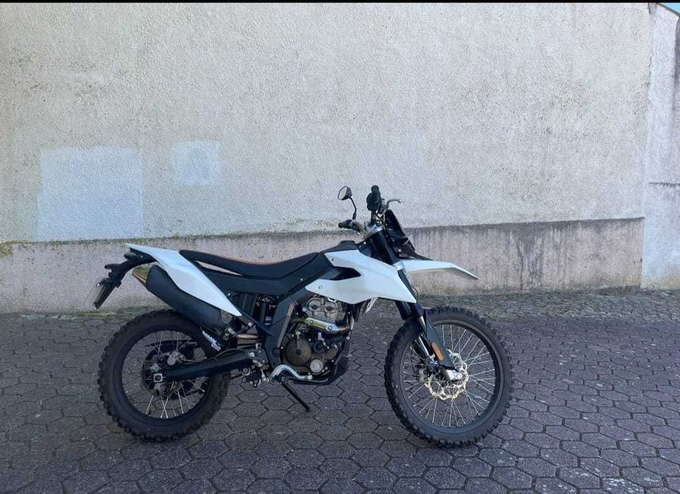 Mota modelo DSR 125