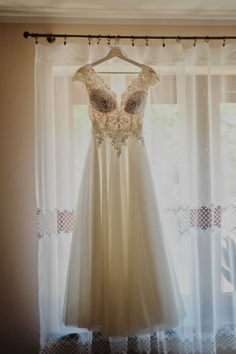 Suknia ślubna rozmiar S stan idealny + welon + pokrowiec+ wieszak