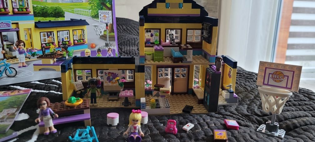 LEGO Friends 41005 Szkoła Heartlake - kompletny i unikatowy