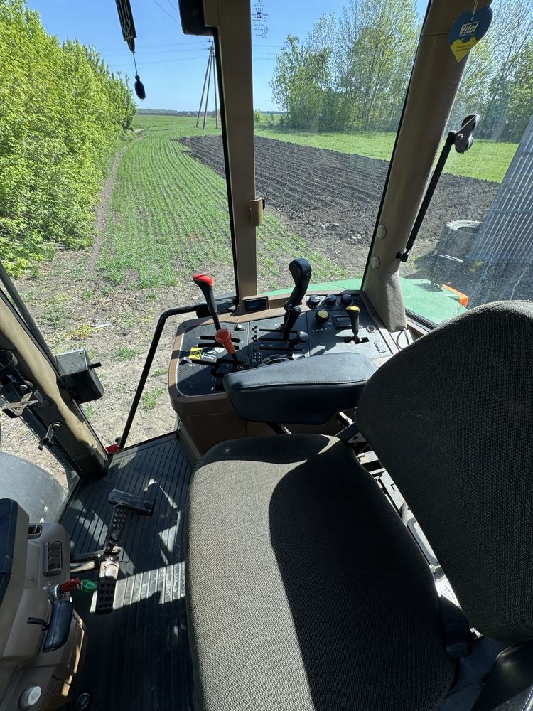 Трактор John Deere 7700