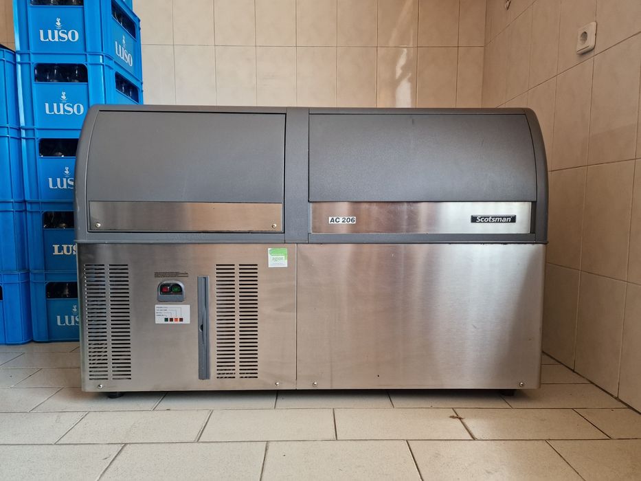 Maquina de Gelo Cubo - 130kg