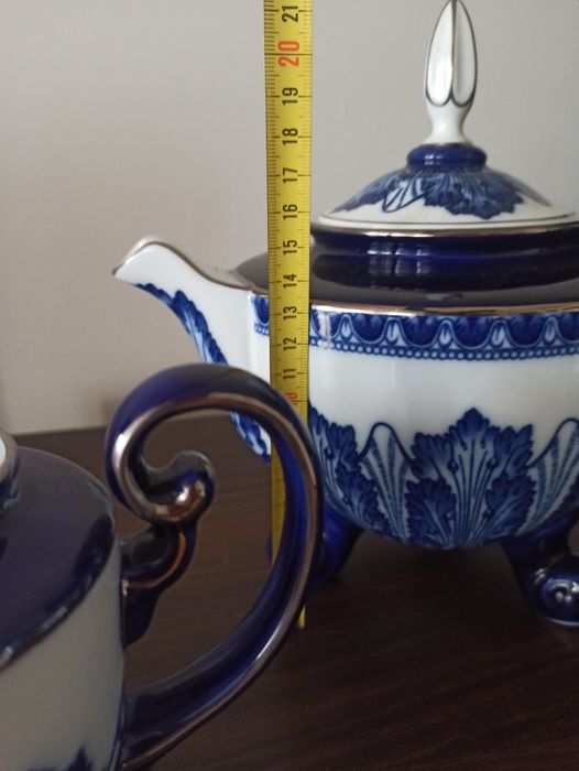 Kobaltowo-biały porcelanowy zestaw