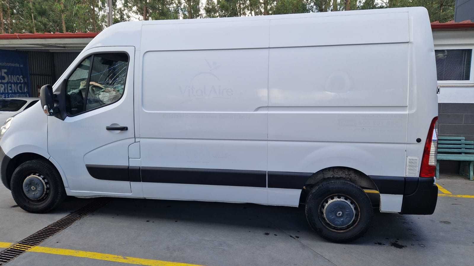 Renault Master III 2.3 DCI L2H2 - Salvado