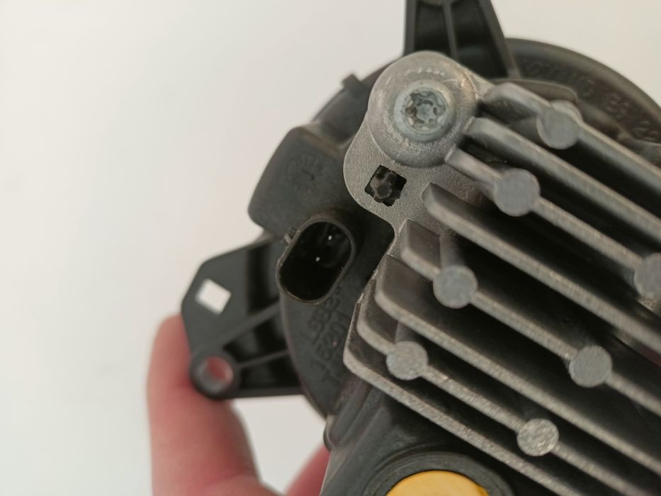 Land Rover Defender II 2 20- halogen LED DRL lewy przód przedni