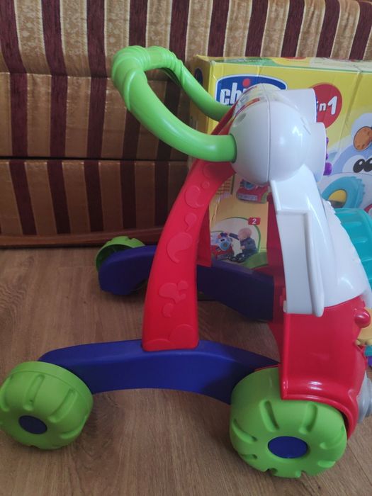 Ходунки - ігровий центр CHICCO