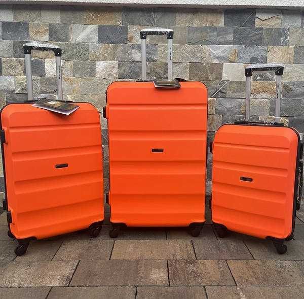 Валіза Сумка Чемодан на колесах, удіростікий матеріал Wings WGN