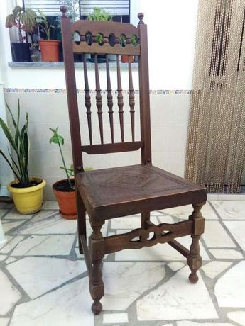 Cadeira de madeira