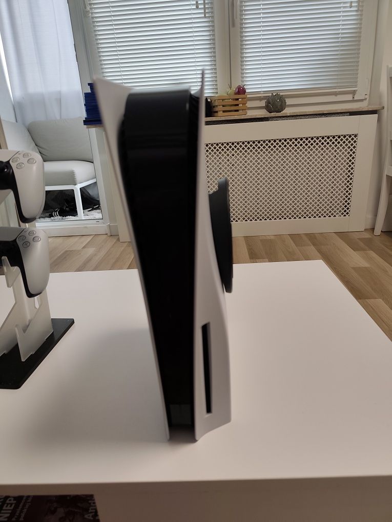 PlayStation 5 z napędem (CFI-1216A) + 2 pady + Gry! Stan Idealny!