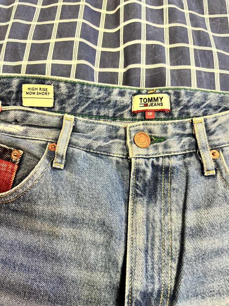 Tommy Hilfiger шорти