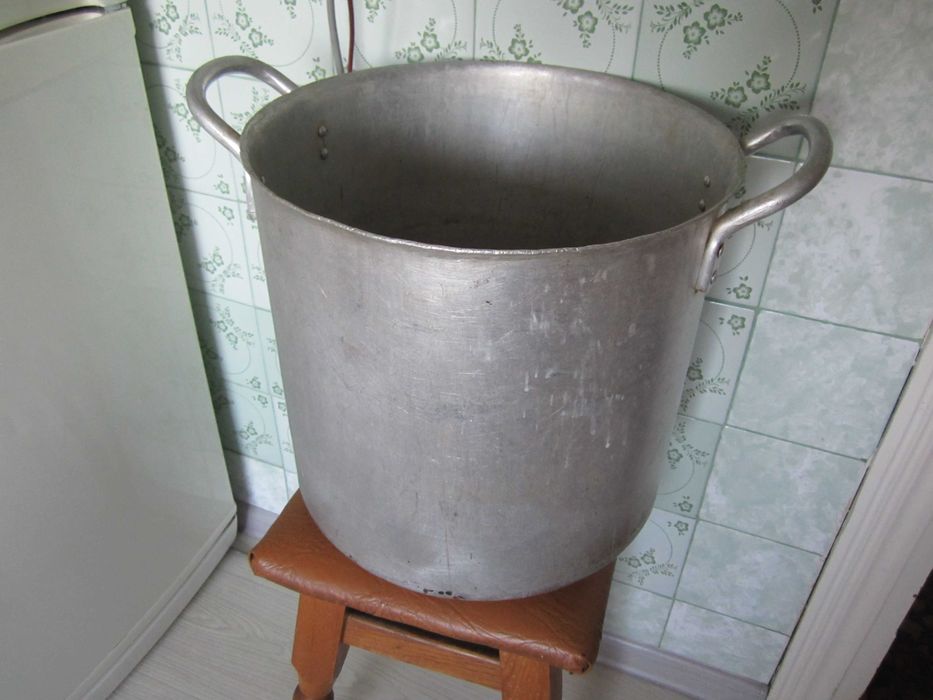 Кастрюля алюминиева 30 и 30 л с крышкой СССР