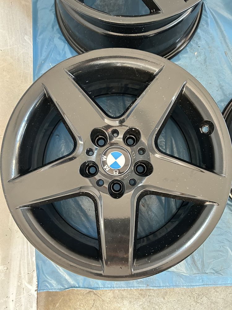 68 Felgi Aluminiowe BMW R 17 5x120 otwót 74 Bardzo Ładne Czarne E 39