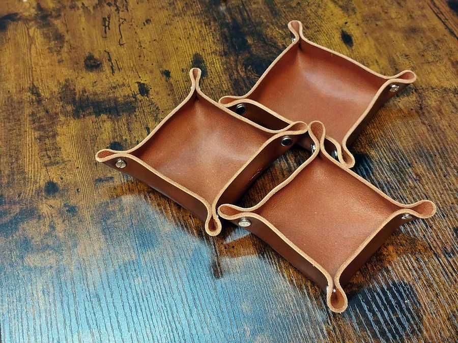 TACKA NA BIŻUTERIĘ DROBIAZGI naturalna skóra wykonana ręcznie  SUPER!
