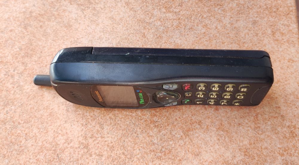 Telefon komórkowy Panasonic G450 retro