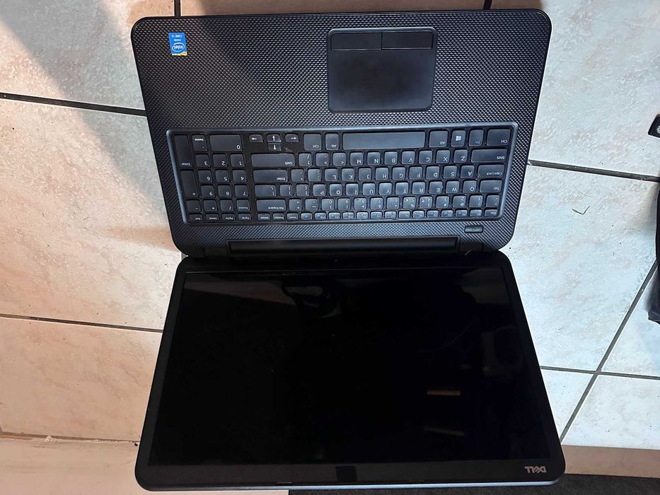 DELL Inspiron 3737 Uszkodzony na części
