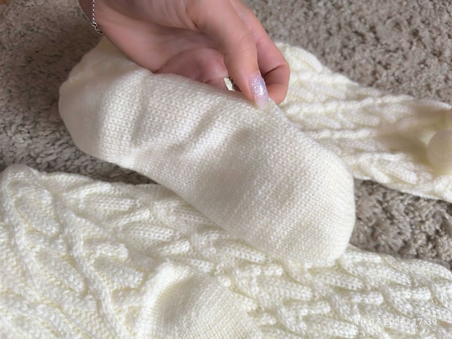 Nowe wełniane białe skarpety zimowe za kolana