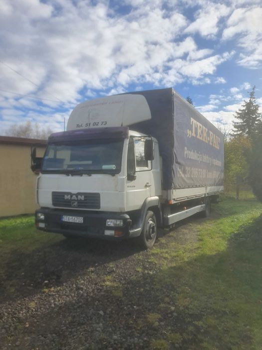 MAN LE 12.220 samochód ciężarowy